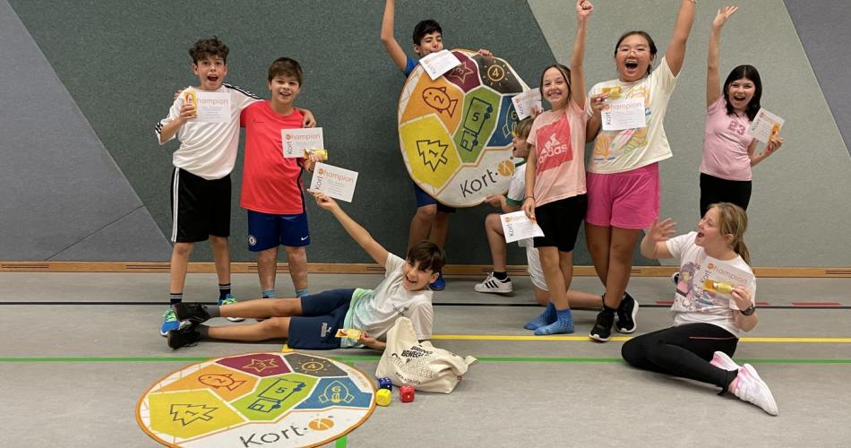 Kort.X_Teppich_01_2024-25